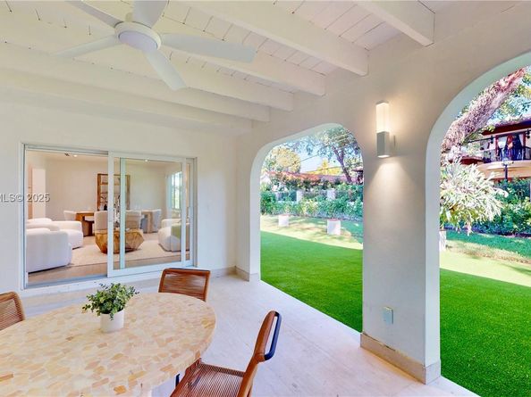 6011 Maynada St, Coral Gables FL 33146