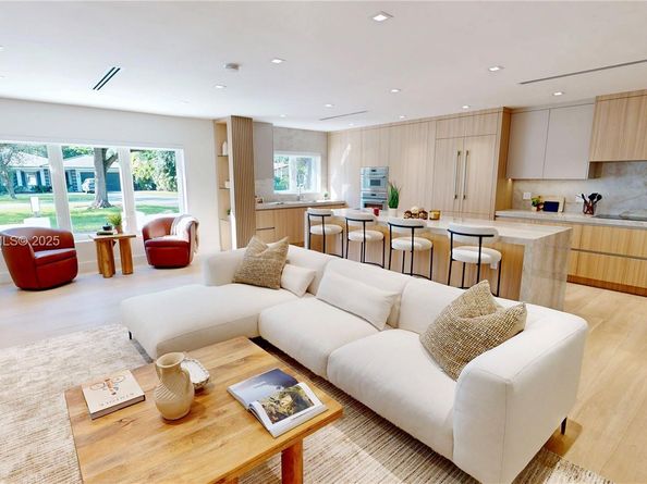 6011 Maynada St, Coral Gables FL 33146