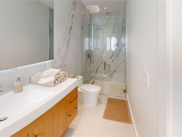 6011 Maynada St, Coral Gables FL 33146