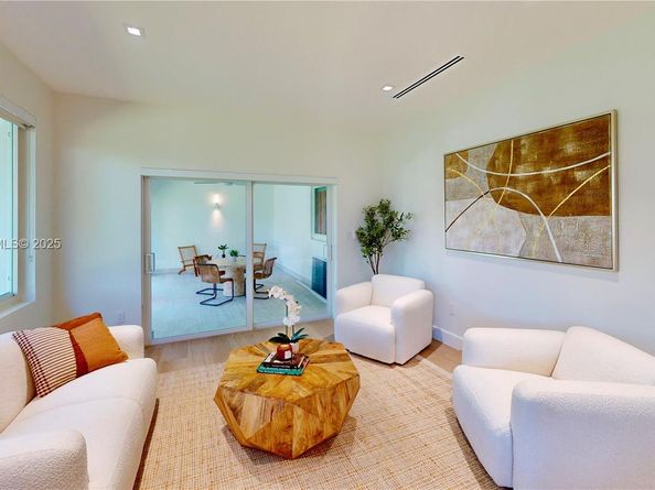 6011 Maynada St, Coral Gables FL 33146