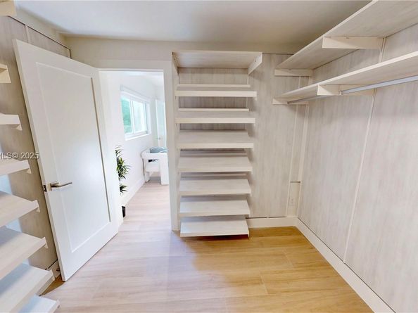 6011 Maynada St, Coral Gables FL 33146