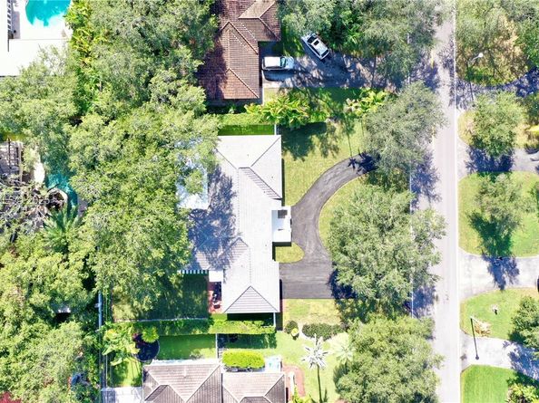 6011 Maynada St, Coral Gables FL 33146