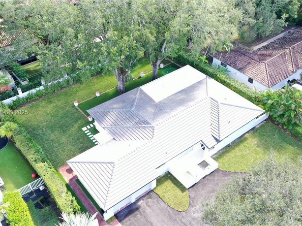 6011 Maynada St, Coral Gables FL 33146