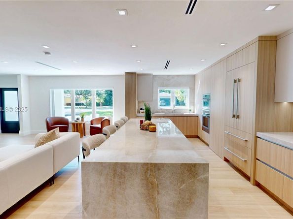 6011 Maynada St, Coral Gables FL 33146