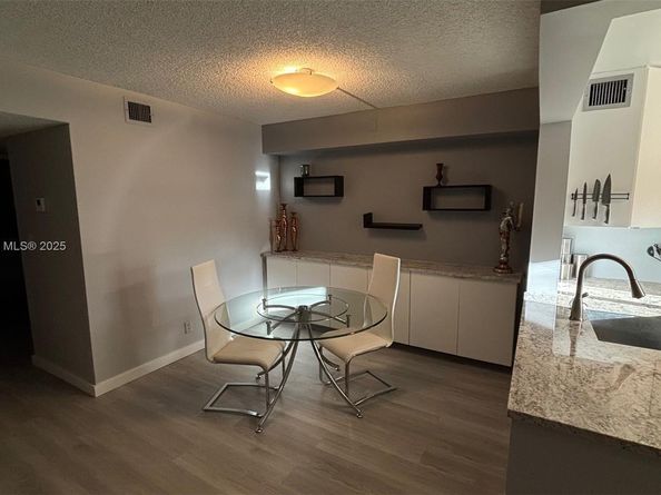 2761 S Oakland Forest Dr 103, Oakland Park FL 33309