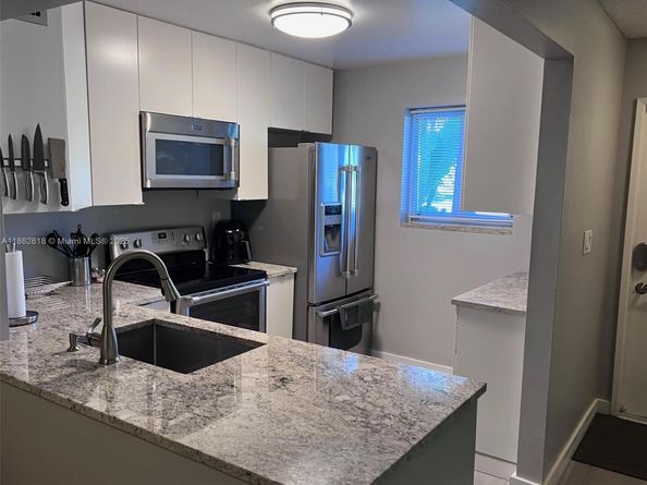 2761 S Oakland Forest Dr 103, Oakland Park FL 33309