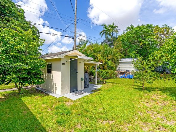 249 Carlisle Dr, Miami Springs FL 33166