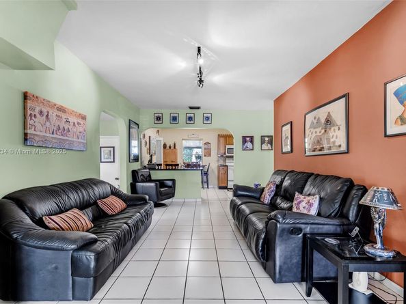 249 Carlisle Dr, Miami Springs FL 33166