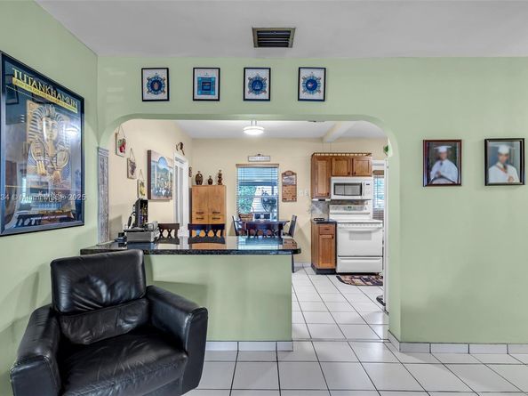 249 Carlisle Dr, Miami Springs FL 33166