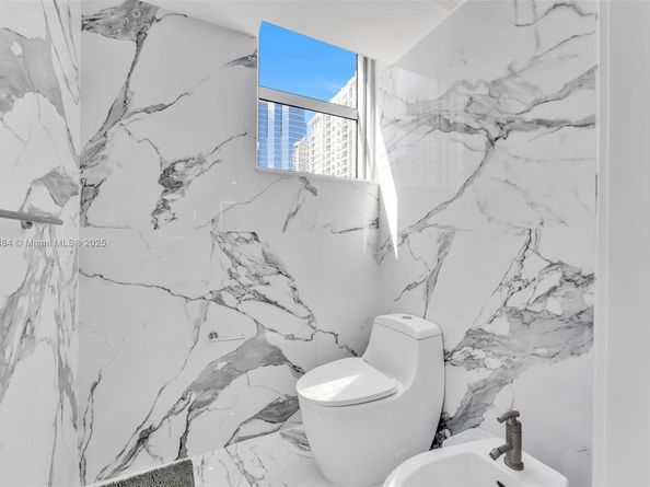 1331 Brickell Bay Dr 502, Miami FL 33131