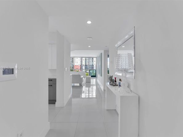 1331 Brickell Bay Dr 502, Miami FL 33131