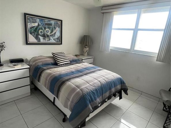 2910 Point East Dr M414, Aventura FL 33160