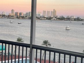 2910 Point East Dr M414, Aventura FL 33160