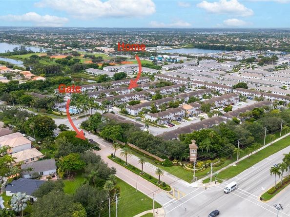 16859 SW 1st Mnr, Pembroke Pines FL 33027