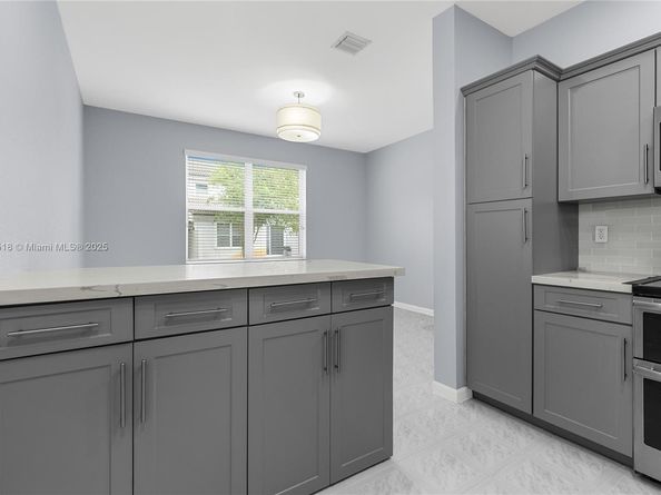 16859 SW 1st Mnr, Pembroke Pines FL 33027