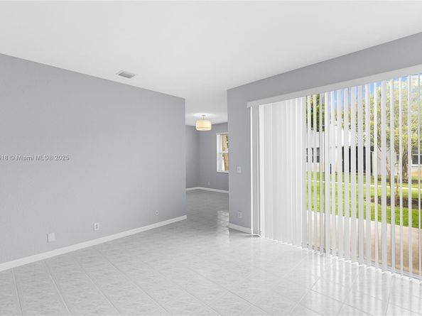 16859 SW 1st Mnr, Pembroke Pines FL 33027