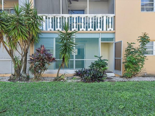219 NE 14th Ave 101, Hallandale Beach FL 33009