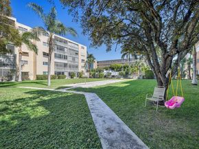 219 NE 14th Ave 101, Hallandale Beach FL 33009