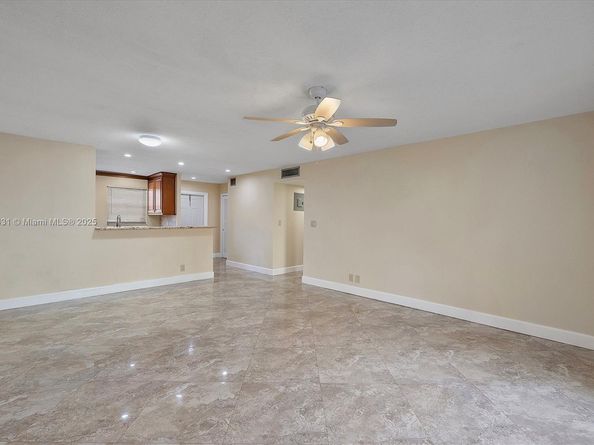 219 NE 14th Ave 101, Hallandale Beach FL 33009