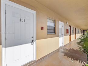 219 NE 14th Ave 101, Hallandale Beach FL 33009
