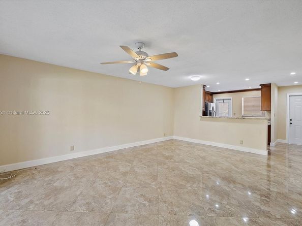 219 NE 14th Ave 101, Hallandale Beach FL 33009