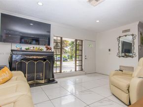 943 W 64th Pl, Hialeah FL 33012