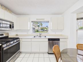 1251 E Wilshire Cir E, Pembroke Pines FL 33027