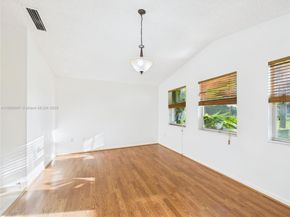 1251 E Wilshire Cir E, Pembroke Pines FL 33027