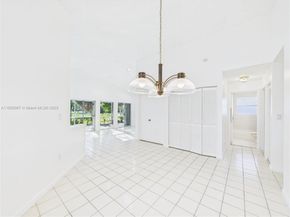 1251 E Wilshire Cir E, Pembroke Pines FL 33027