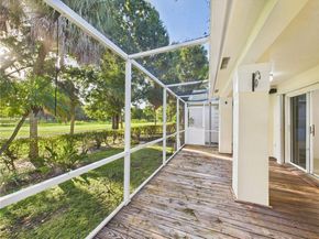 1251 E Wilshire Cir E, Pembroke Pines FL 33027