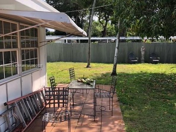 205 SW 21st Way, Fort Lauderdale FL 33312