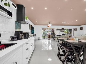 7401 SW 82nd St 202S, Miami FL 33143