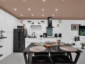 7401 SW 82nd St 202S, Miami FL 33143