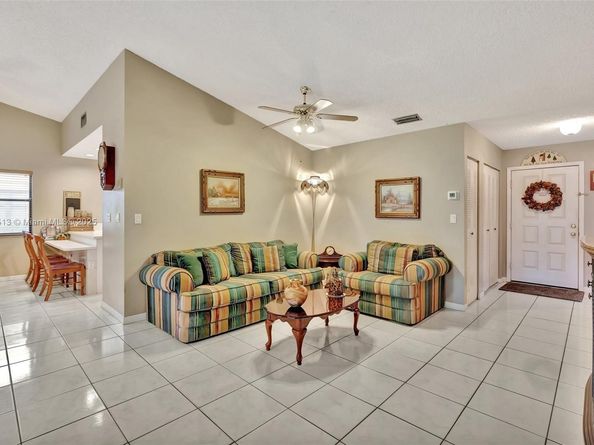 5911 Epsom Ln, Davie FL 33331