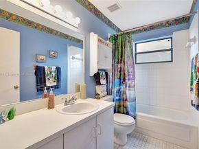 5911 Epsom Ln, Davie FL 33331