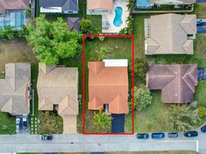 5911 Epsom Ln, Davie FL 33331