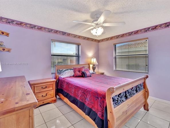 5911 Epsom Ln, Davie FL 33331