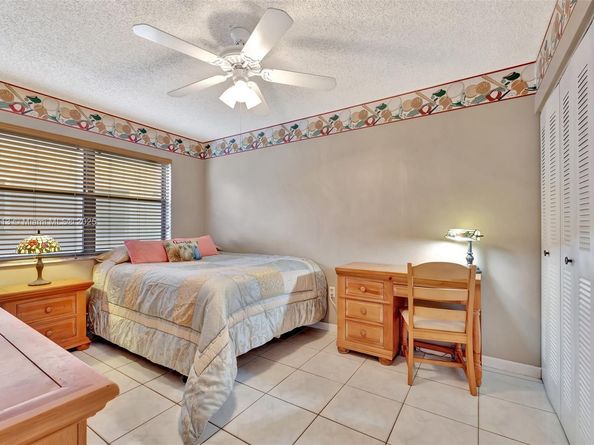 5911 Epsom Ln, Davie FL 33331