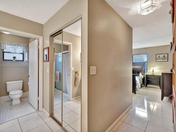 5911 Epsom Ln, Davie FL 33331