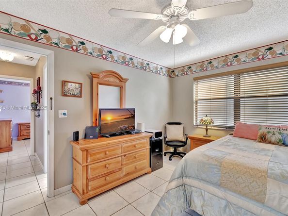 5911 Epsom Ln, Davie FL 33331