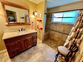 2102 NW 193rd Ave, Pembroke Pines FL 33029