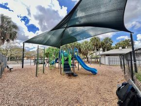 2102 NW 193rd Ave, Pembroke Pines FL 33029