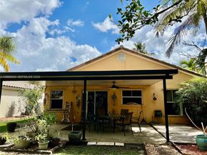 2102 NW 193rd Ave, Pembroke Pines FL 33029