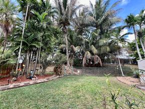 2102 NW 193rd Ave, Pembroke Pines FL 33029