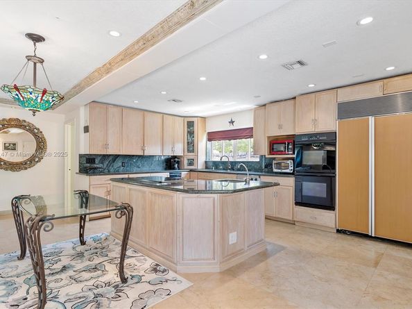 65 NE 209th Ter, Miami Gardens FL 33179