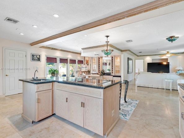 65 NE 209th Ter, Miami Gardens FL 33179