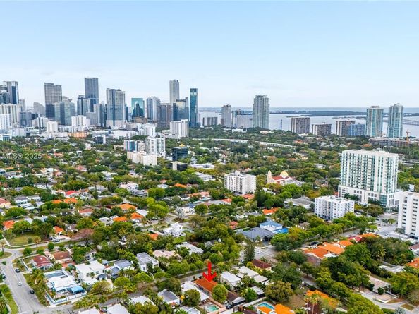 426 SW 26th Rd, Miami FL 33129