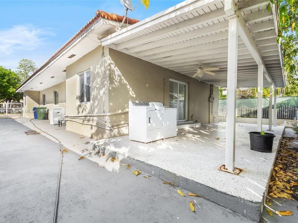 426 SW 26th Rd, Miami FL 33129