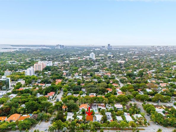 426 SW 26th Rd, Miami FL 33129