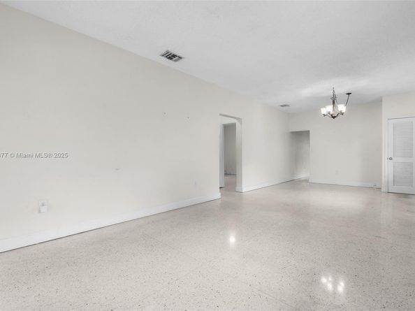 426 SW 26th Rd, Miami FL 33129